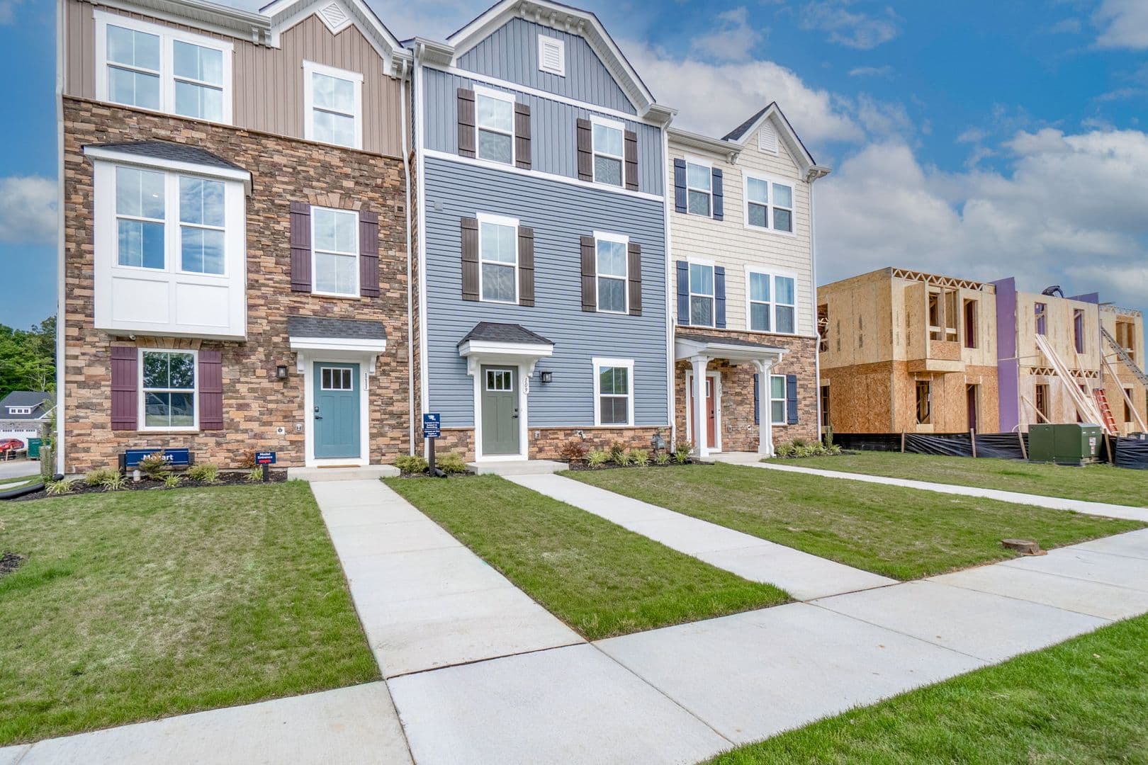 Poquoson Townhome: 109 Legacy Blvd