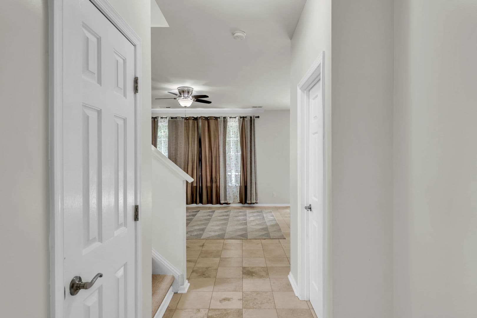 Williamsburg House: 303 Cheeseman Drive