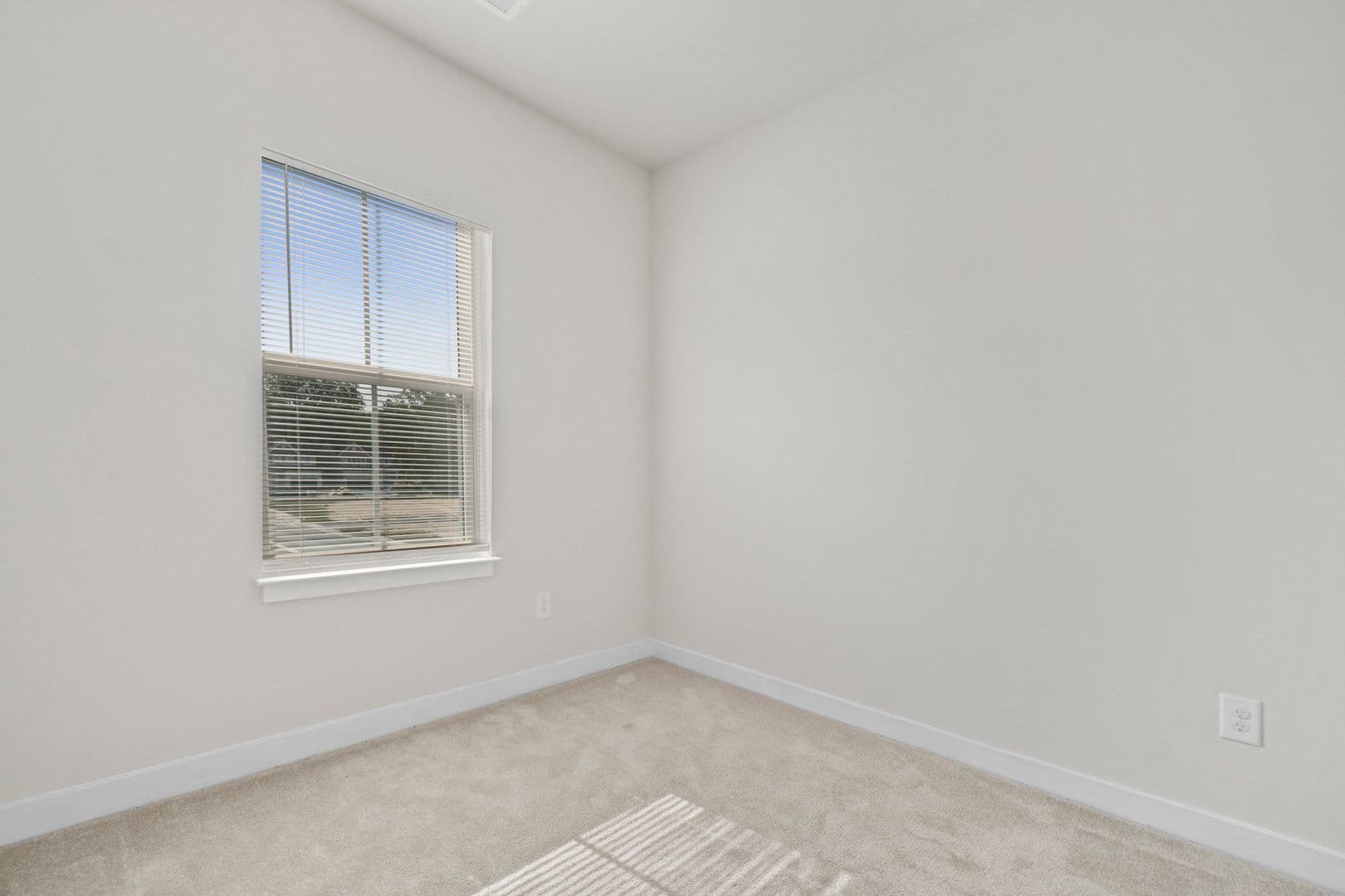 Poquoson Townhome: 109 Legacy Blvd