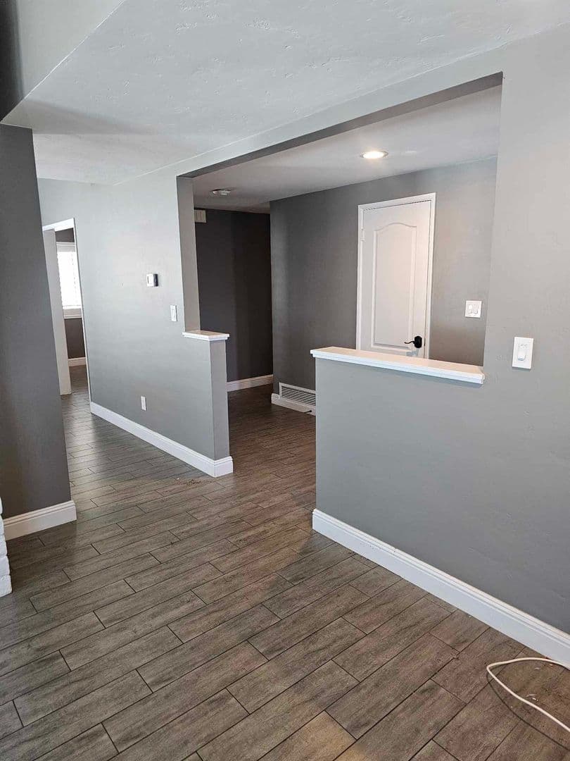 Riverside House: 2975 Robin Road