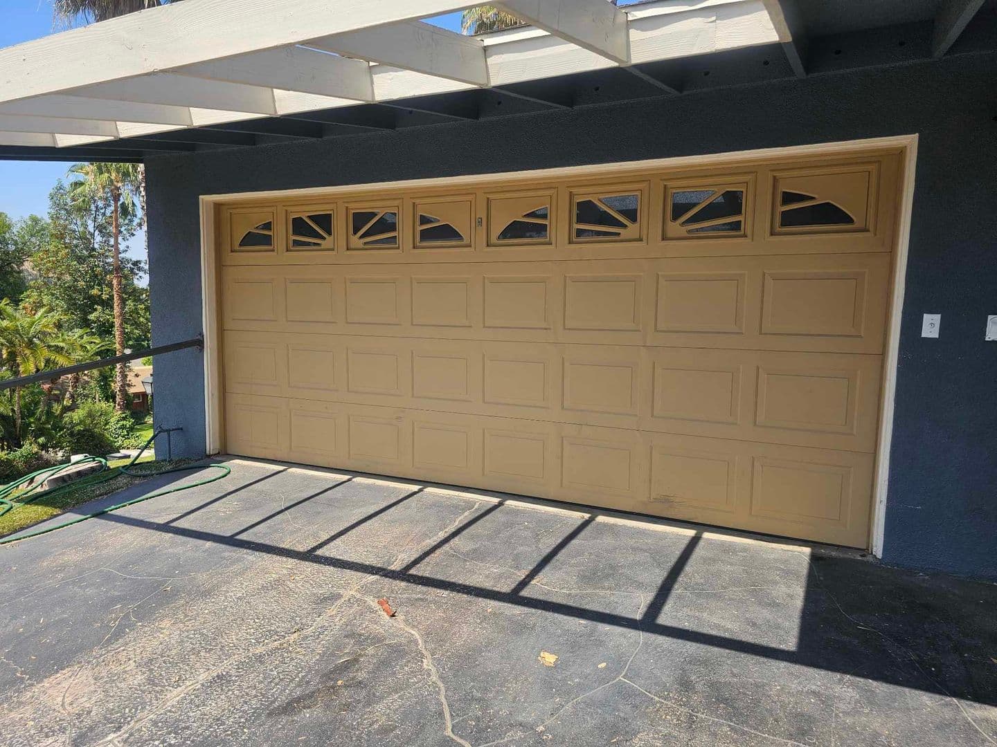 Riverside House: 2975 Robin Road