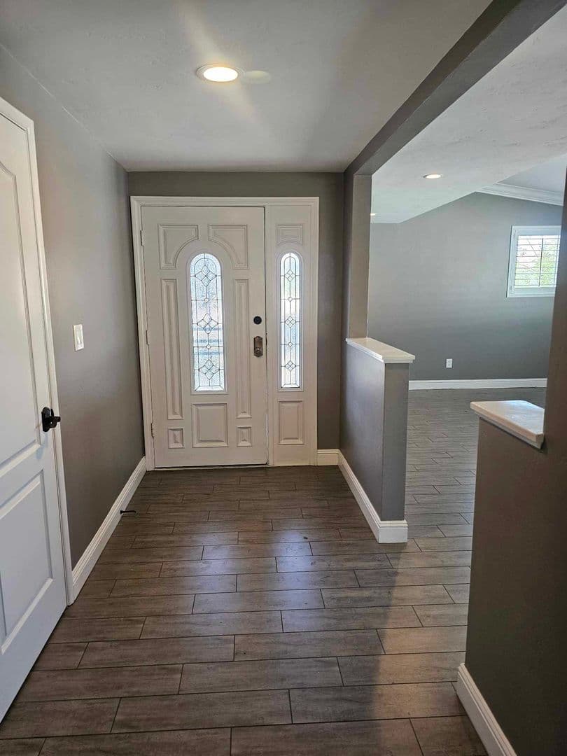 Riverside House: 2975 Robin Road