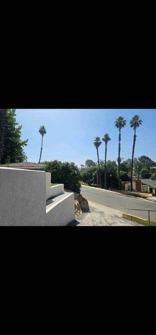 Riverside House: 2975 Robin Road