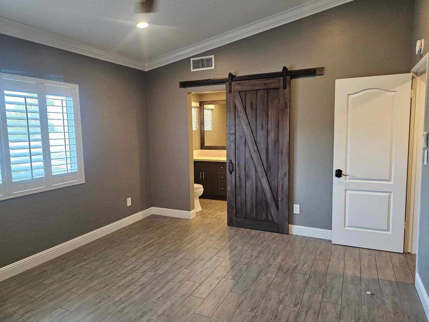 Riverside House: 2975 Robin Road