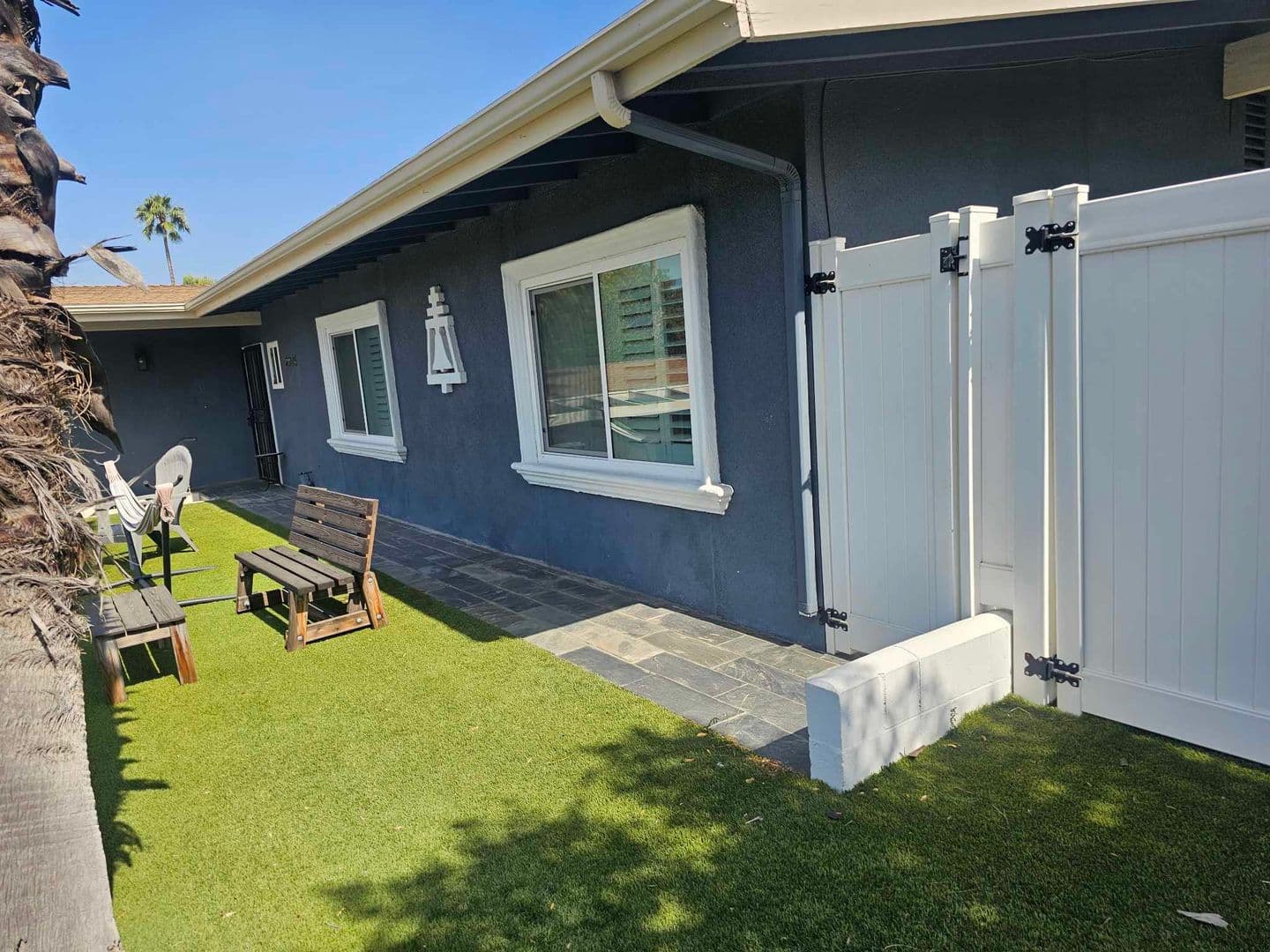 Riverside House: 2975 Robin Road