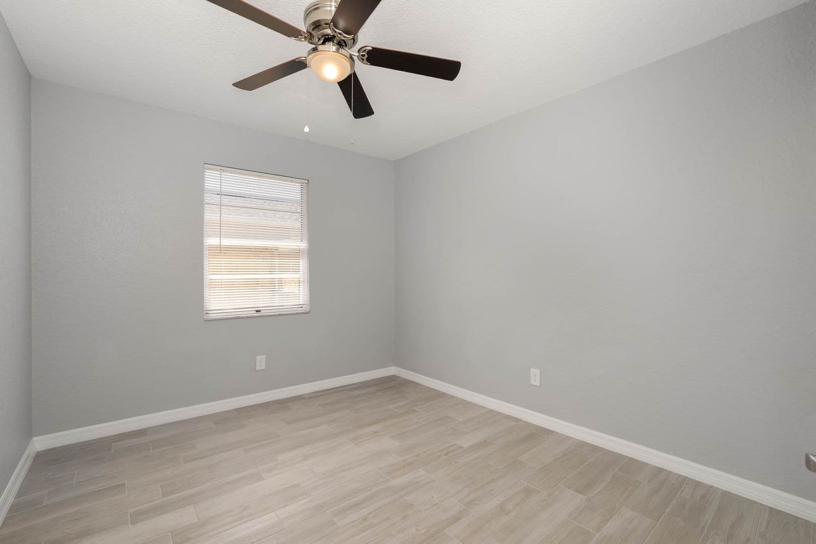 Cocoa House: 321 Sun Dial Ct