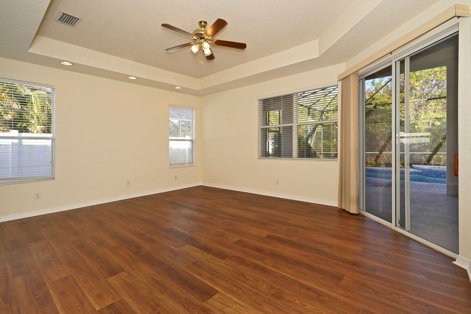Melbourne House: 4449 Chastain Dr