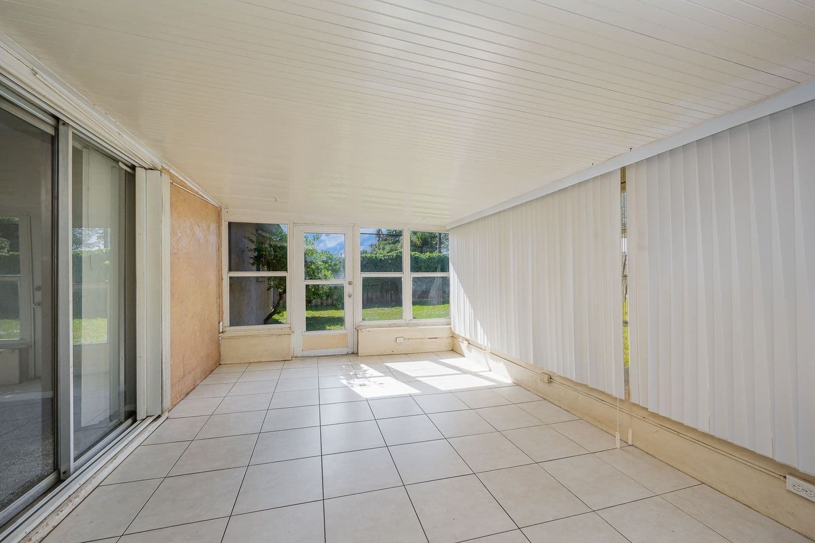 Melbourne House: 608 E. Sacre Coeur Dr.