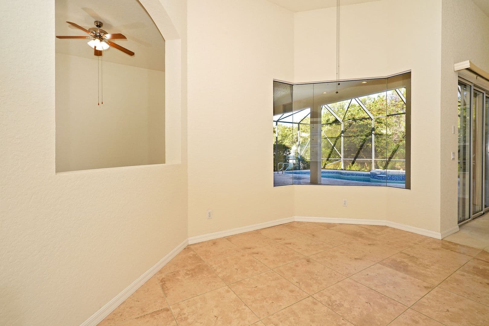 Melbourne House: 4449 Chastain Dr