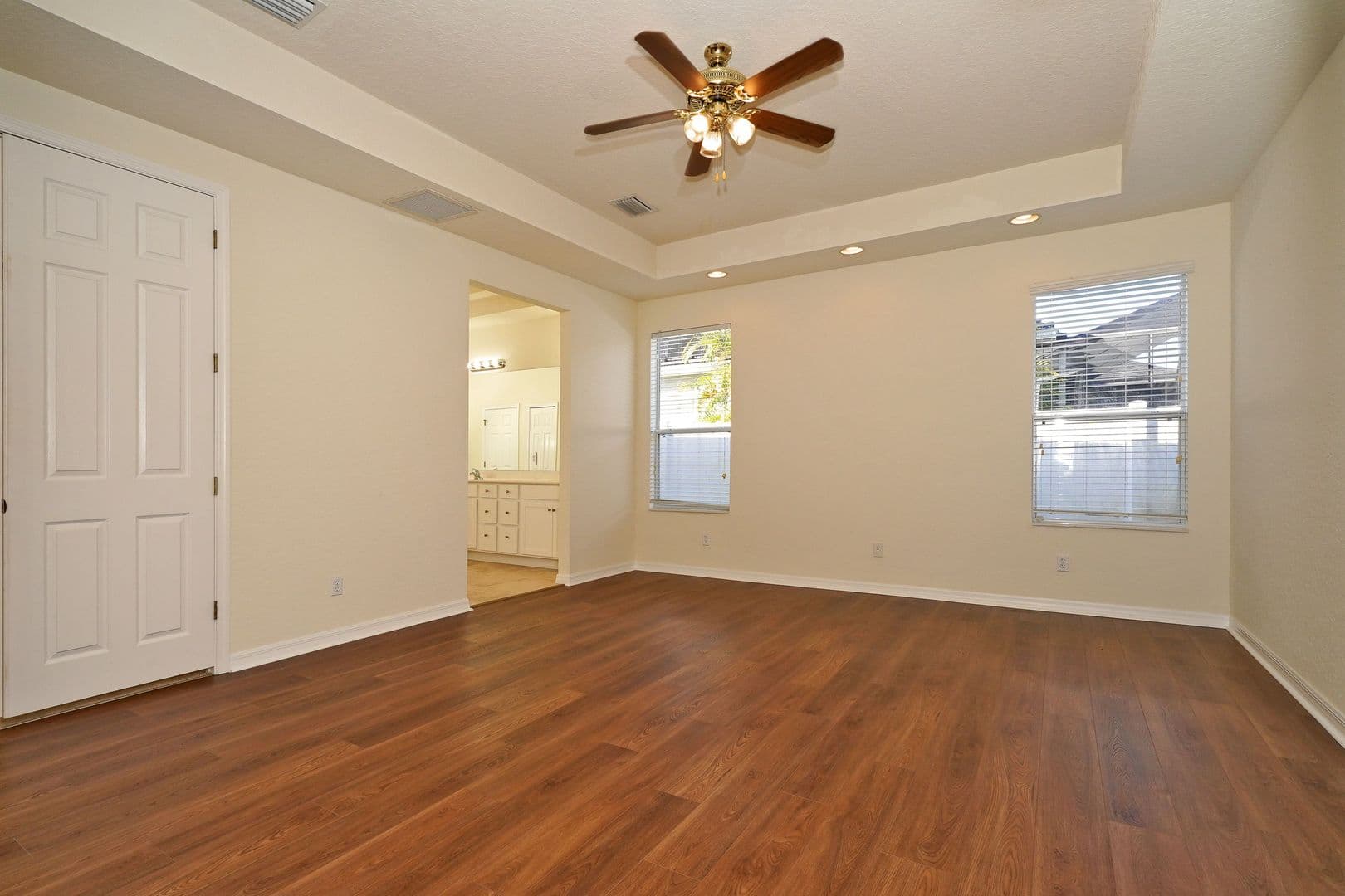 Melbourne House: 4449 Chastain Dr