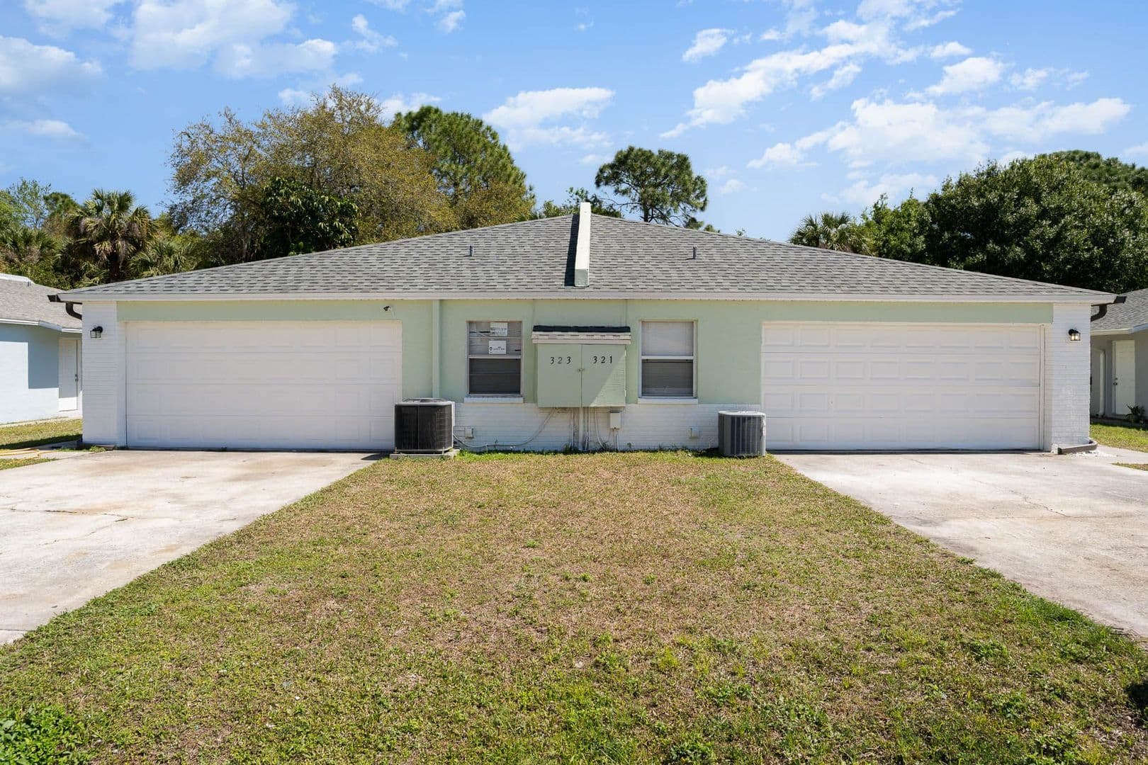 Cocoa House: 321 Sun Dial Ct