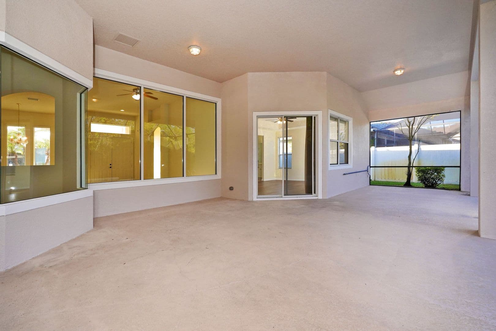 Melbourne House: 4449 Chastain Dr