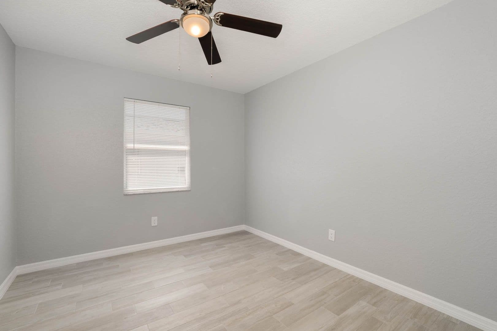 Cocoa House: 321 Sun Dial Ct