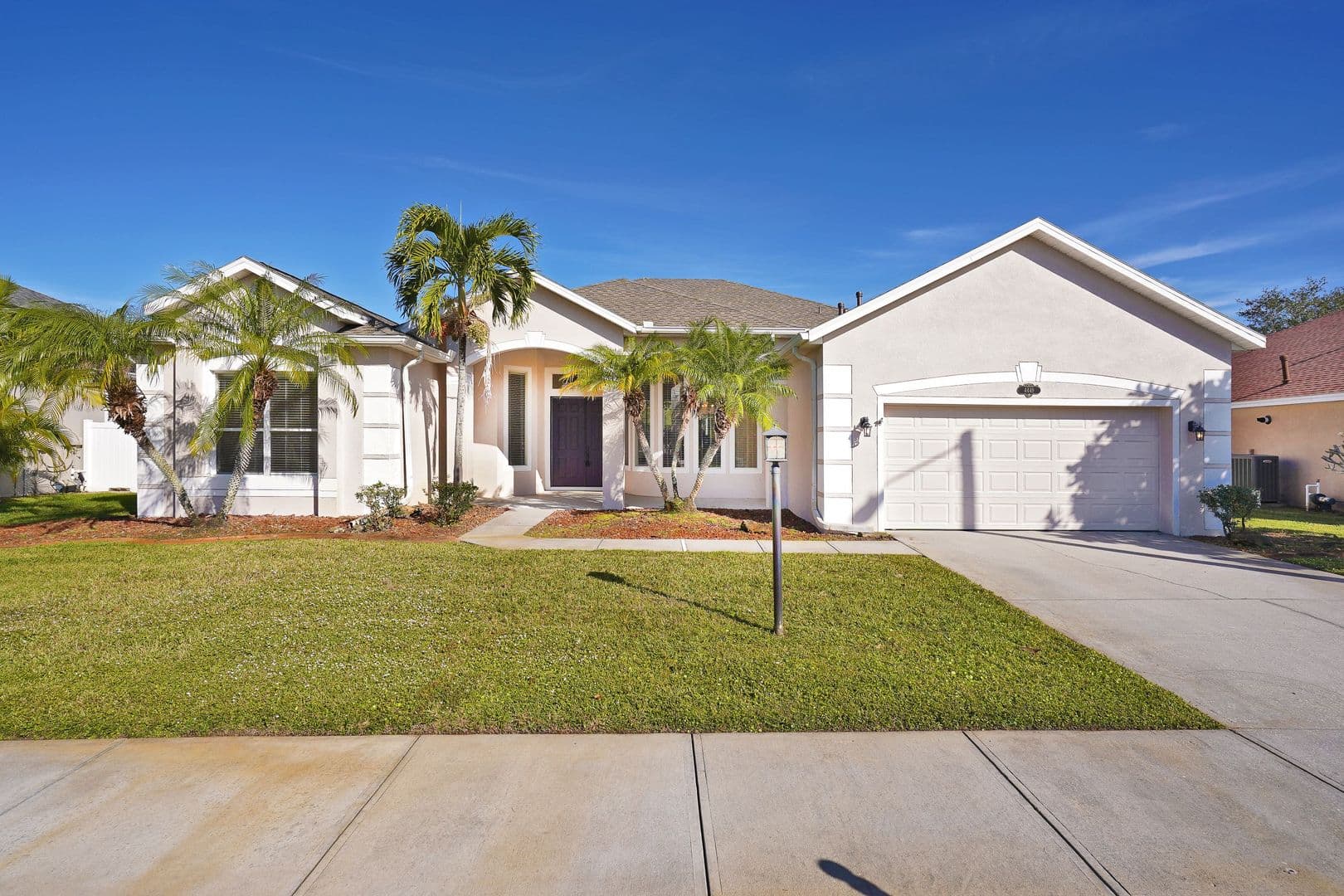 Melbourne House: 4449 Chastain Dr