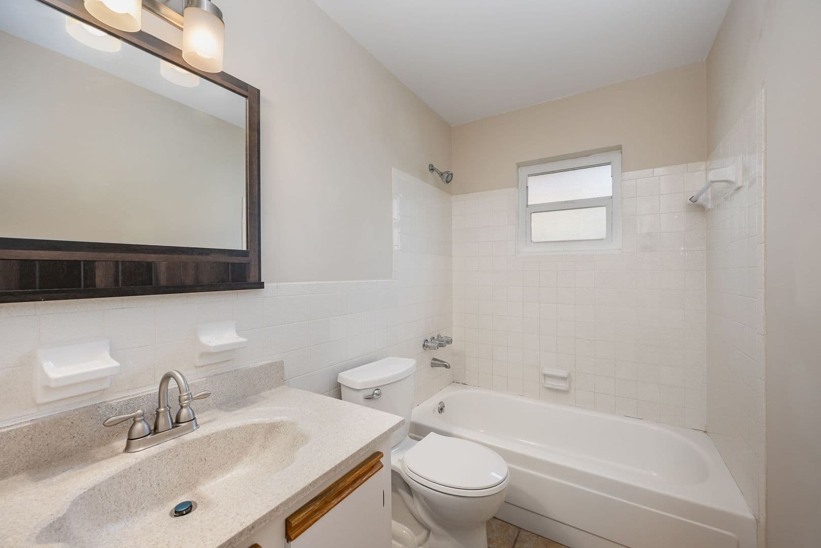Melbourne House: 511 Avignon Drive