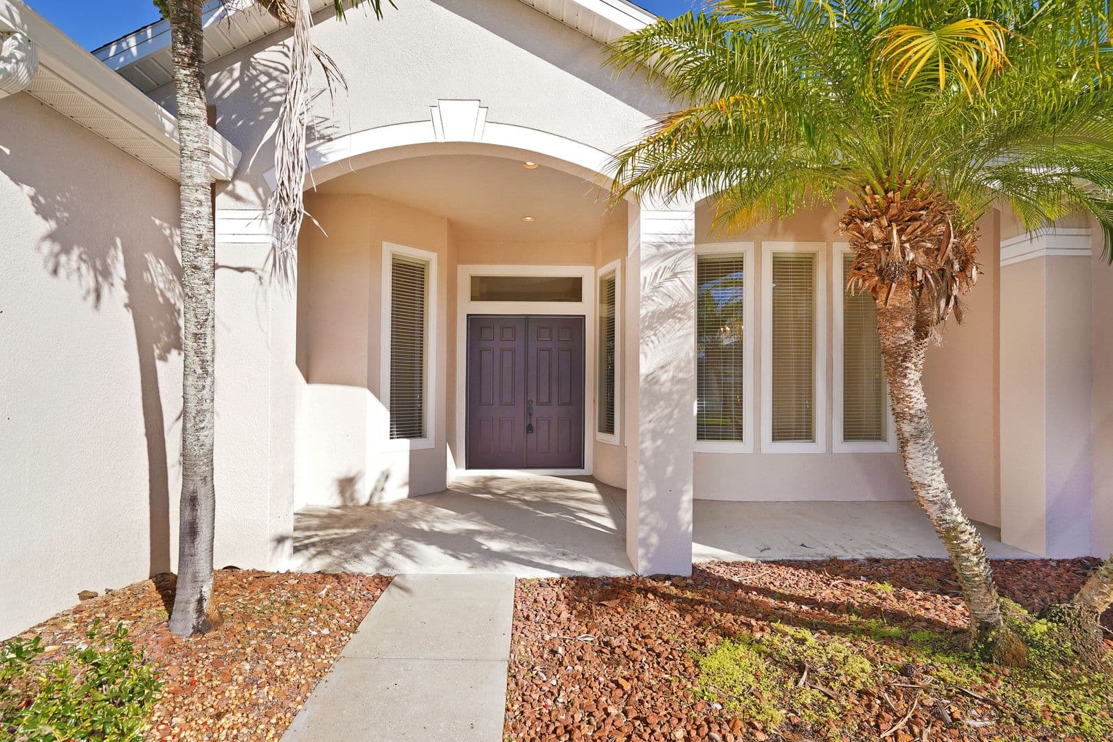 Melbourne House: 4449 Chastain Dr