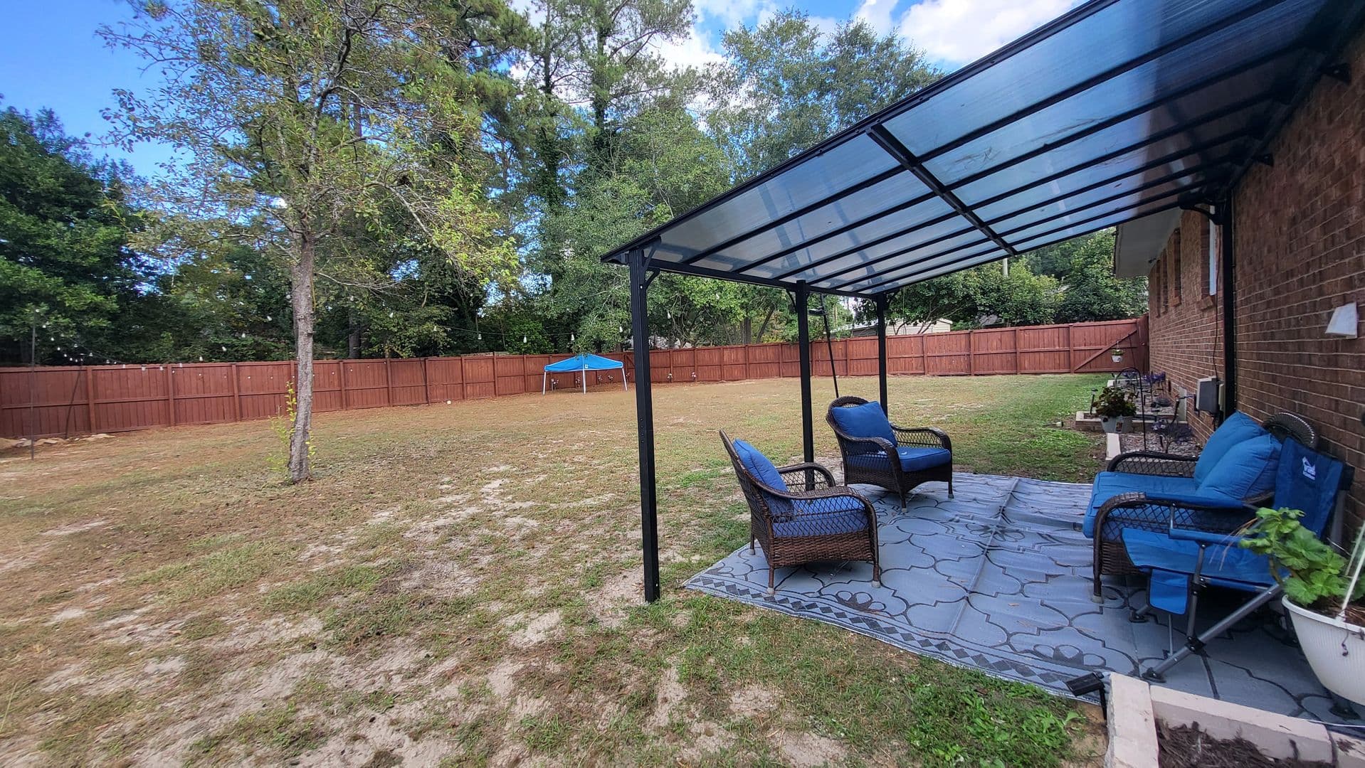 Maxton House: 102 W McLeod St