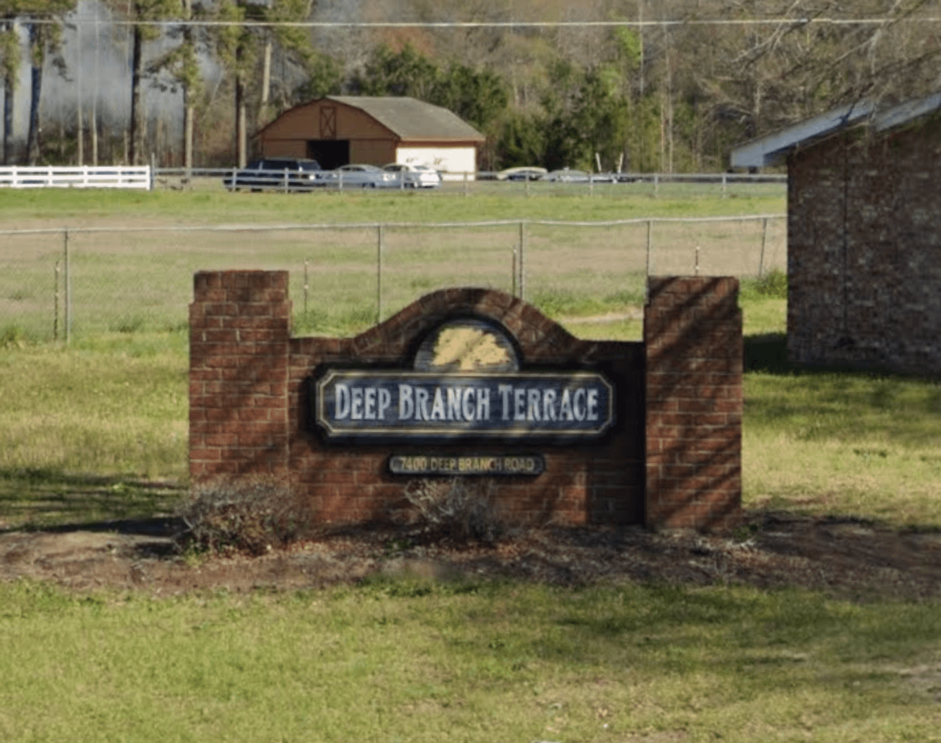 Pembroke Apartment: 7400 Deep Branch Road