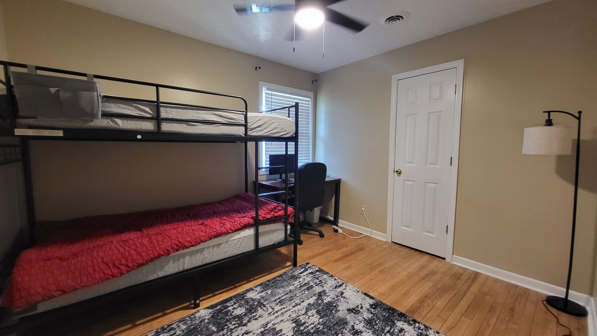 Maxton House: 102 W McLeod St