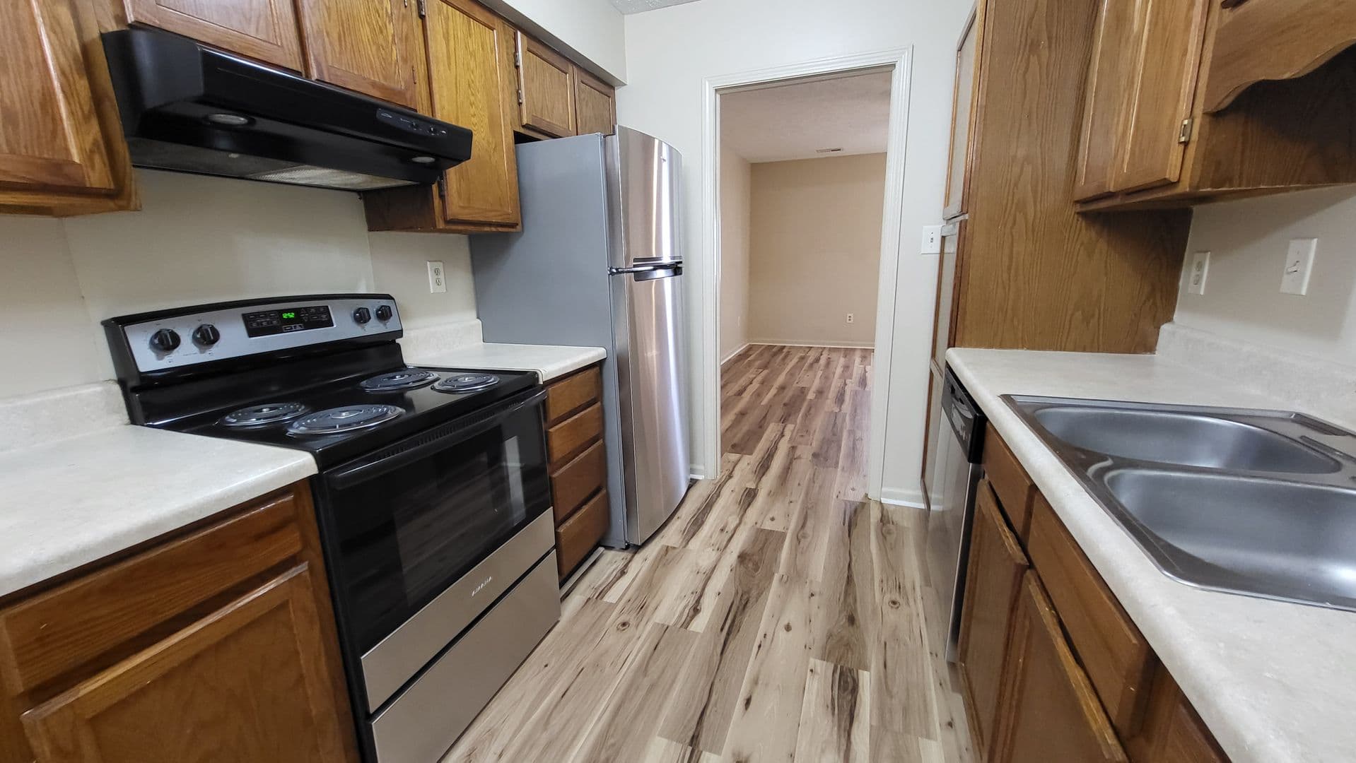 Lumberton House: 3703-4 Cliffridge Drive