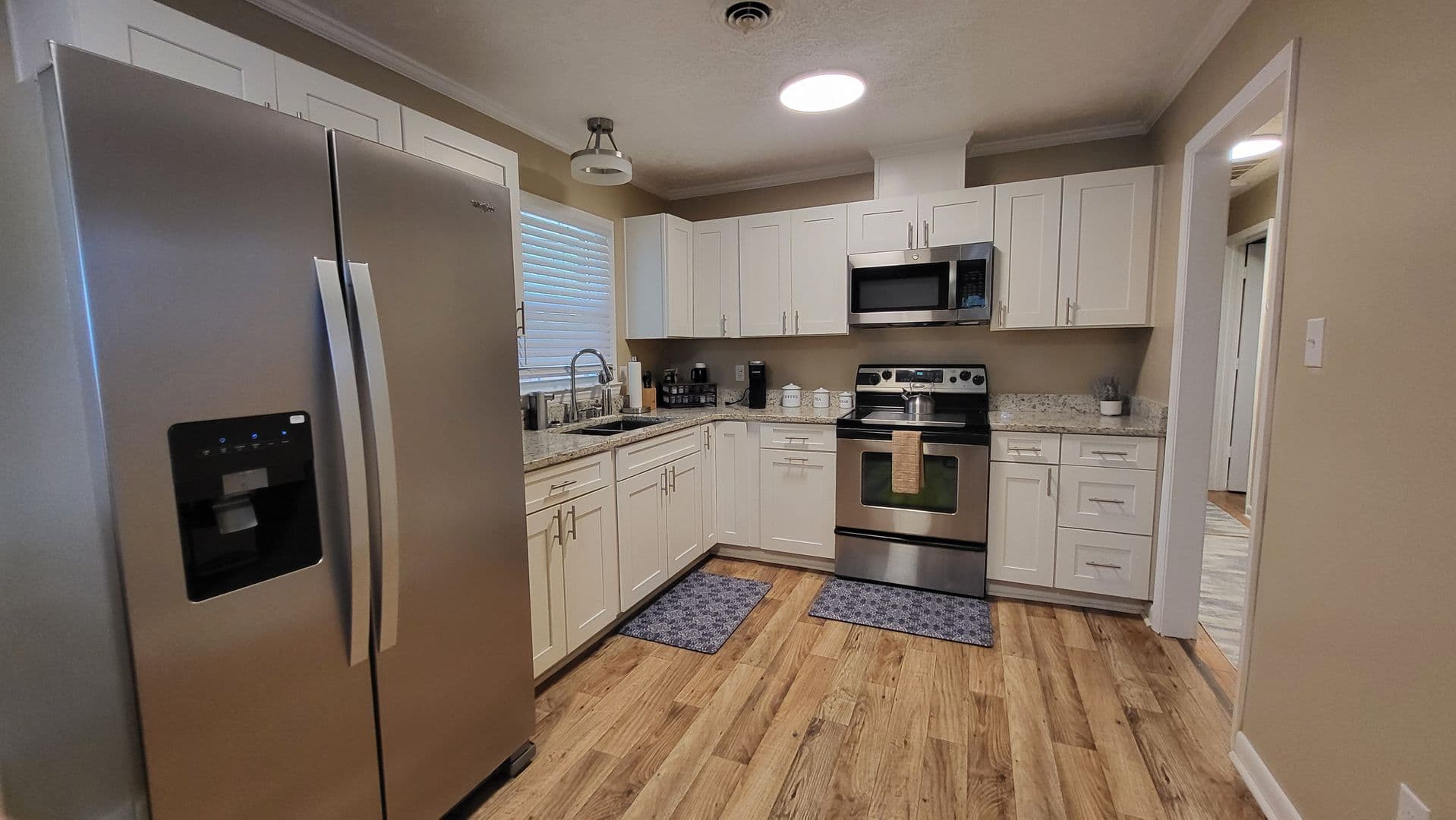 Maxton House: 102 W McLeod St