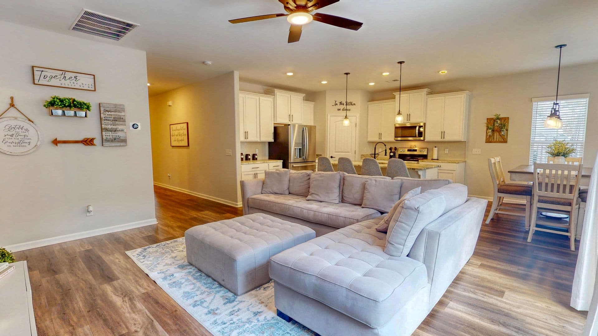 Savannah House: 124 Brookline Drive
