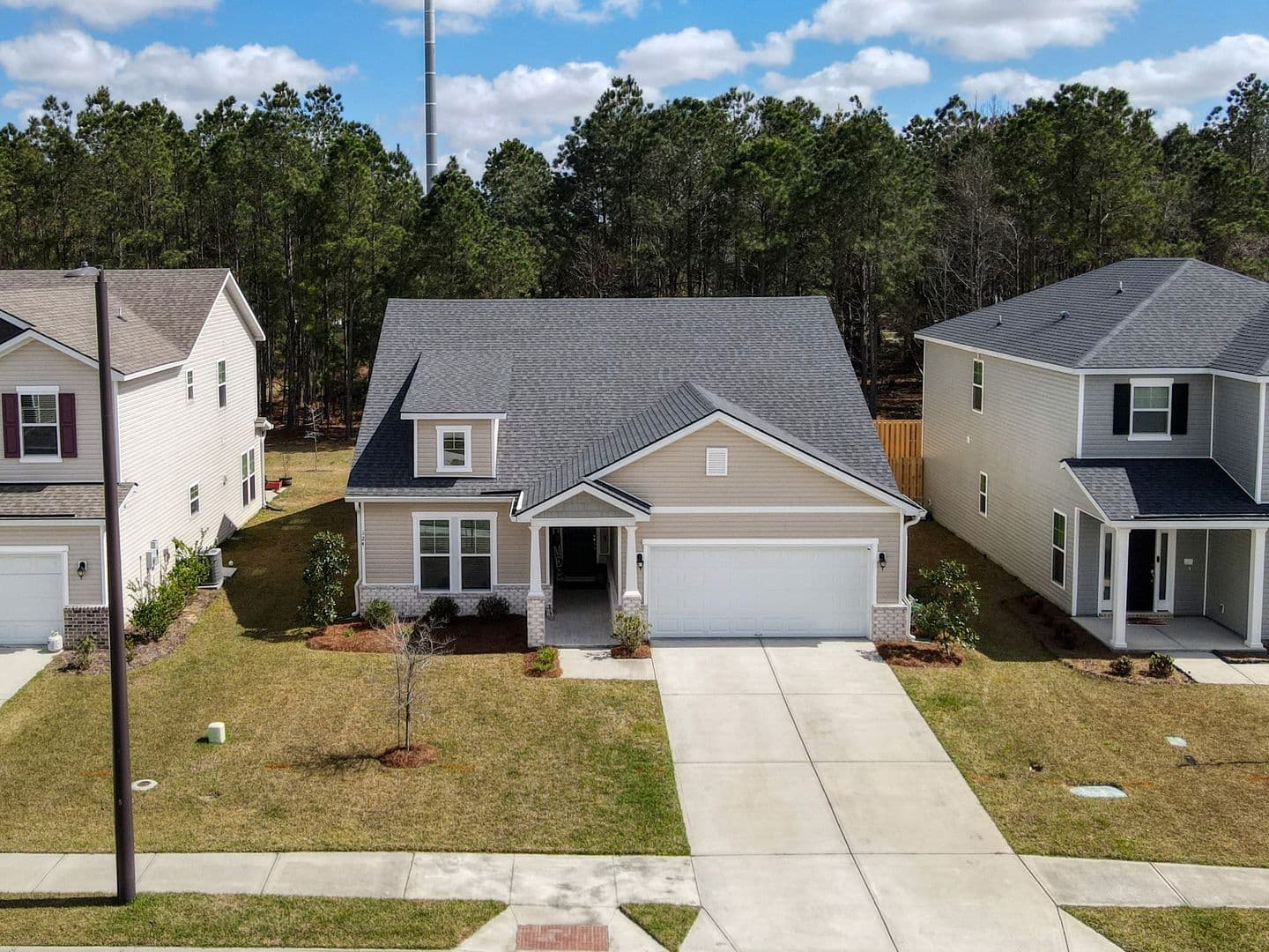 Savannah House: 124 Brookline Drive