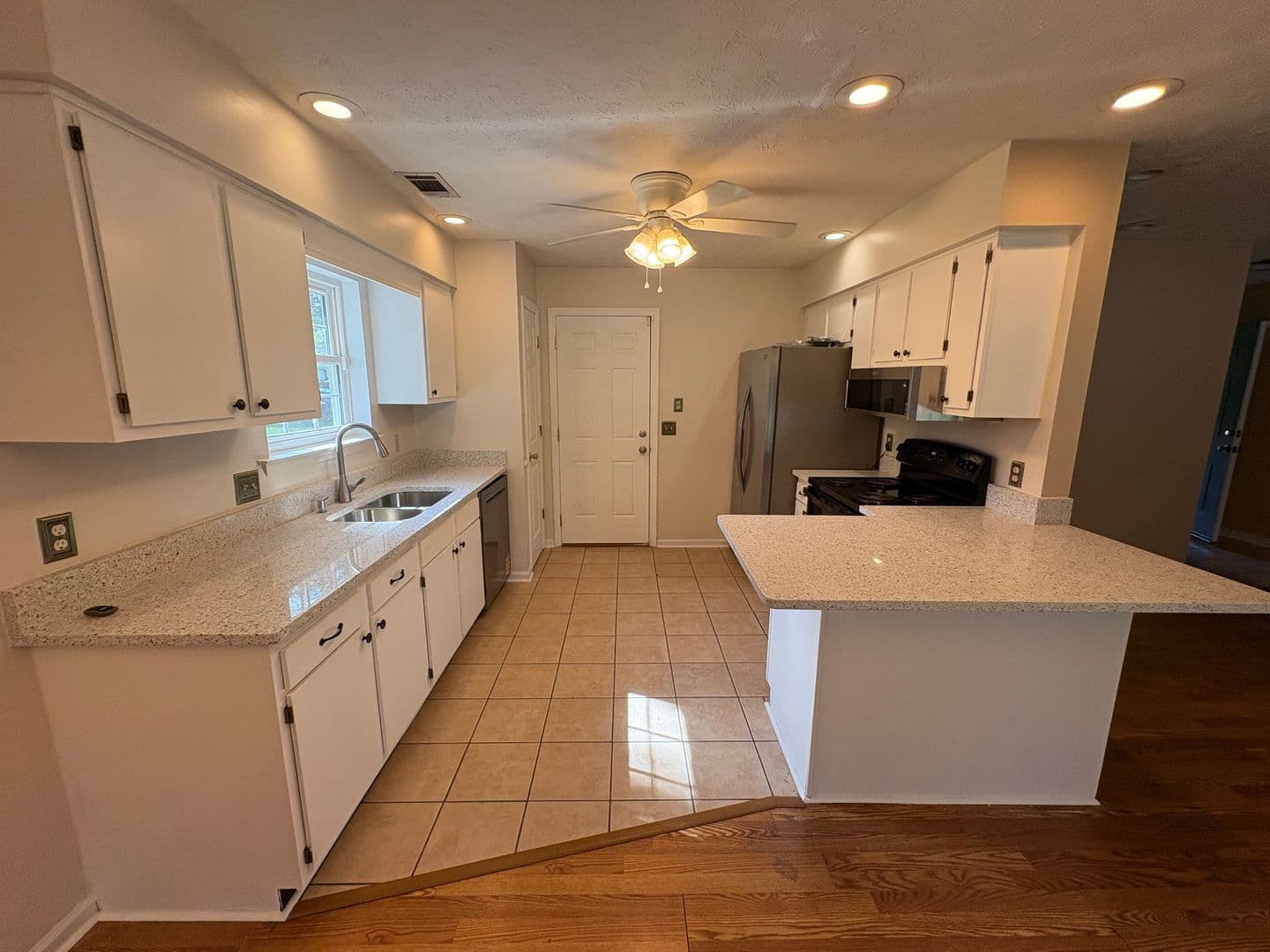 Rincon House: 133 John Glenn Dr
