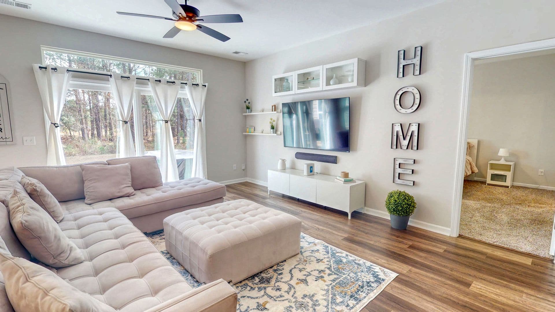 Savannah House: 124 Brookline Drive
