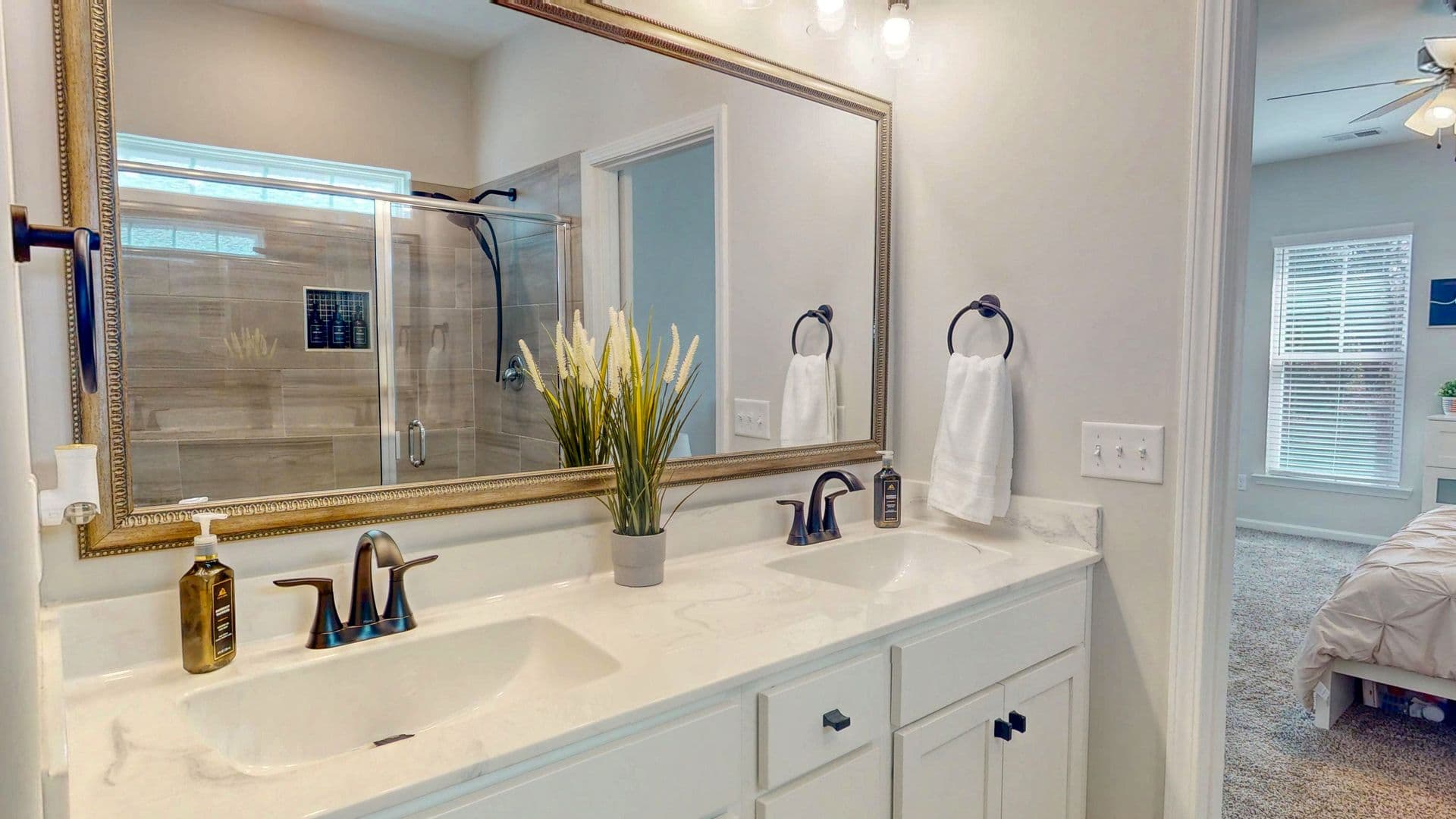 Savannah House: 124 Brookline Drive