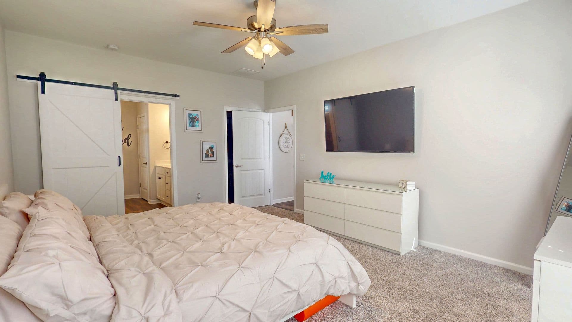 Savannah House: 124 Brookline Drive