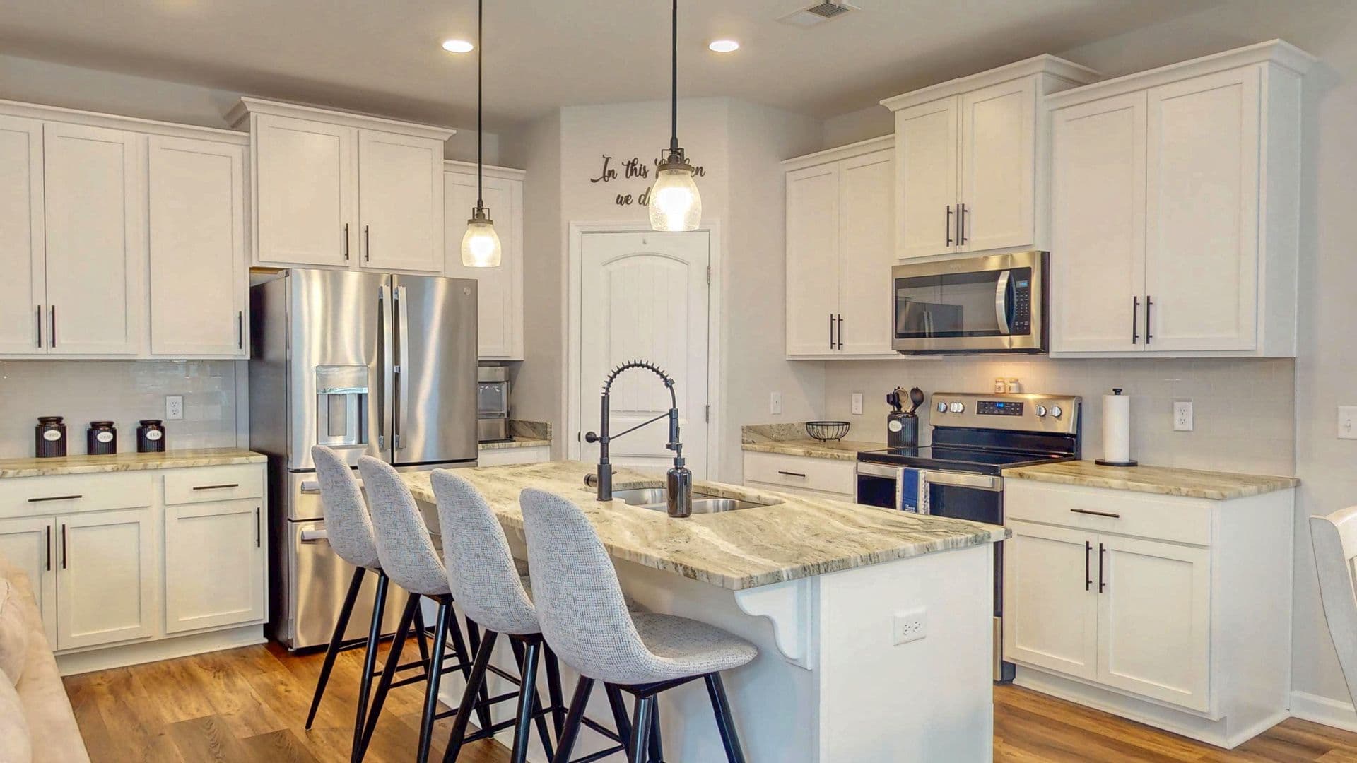 Savannah House: 124 Brookline Drive