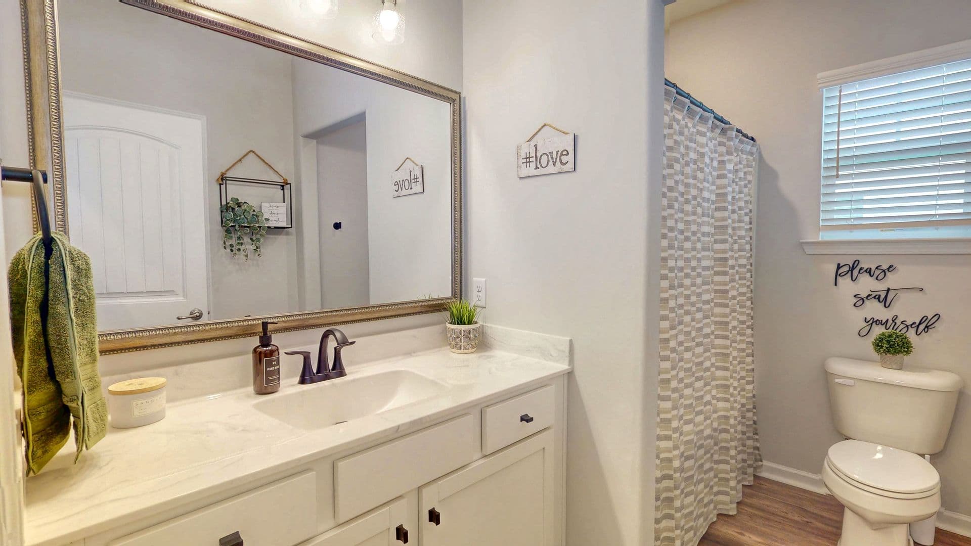 Savannah House: 124 Brookline Drive