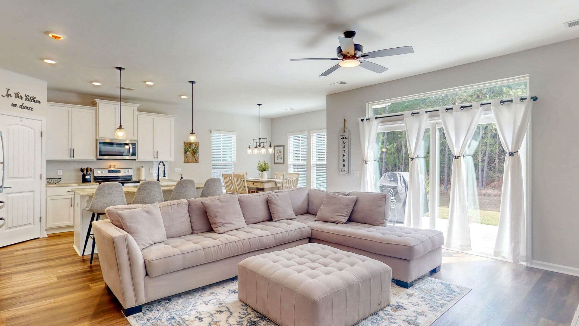 Savannah House: 124 Brookline Drive