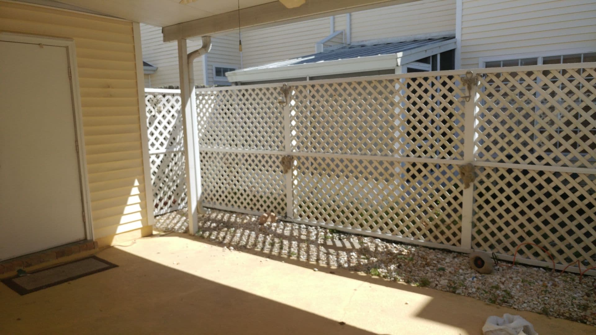 Pensacola Townhome: 601 E. Burgess Rd. #J6