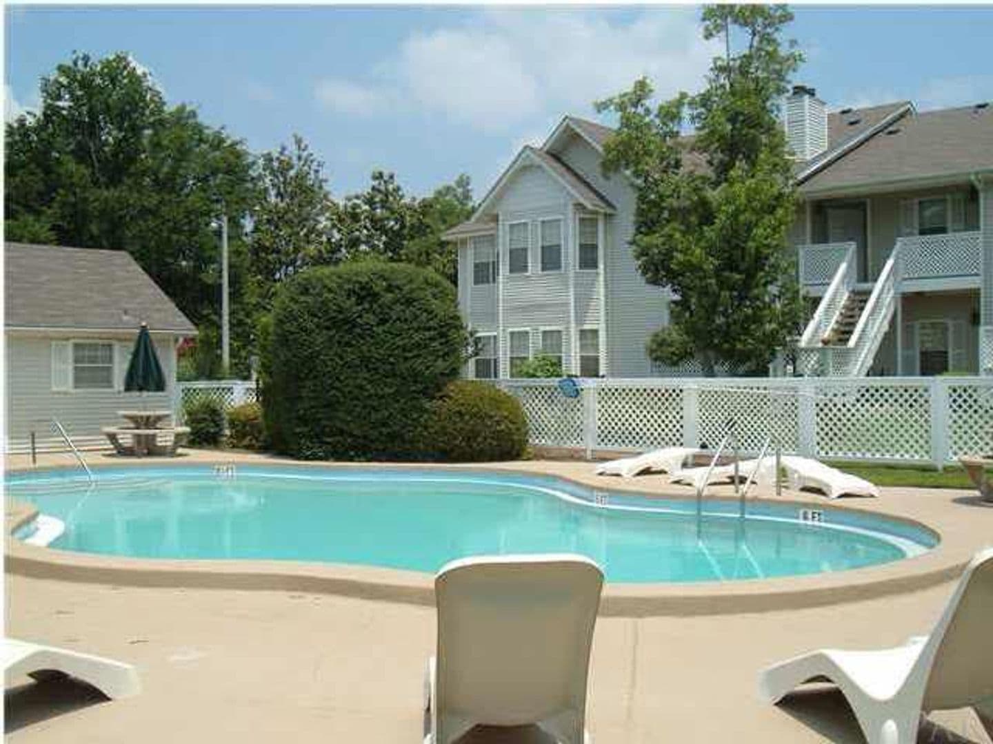 Pensacola Townhome: 601 E. Burgess Rd. #J6