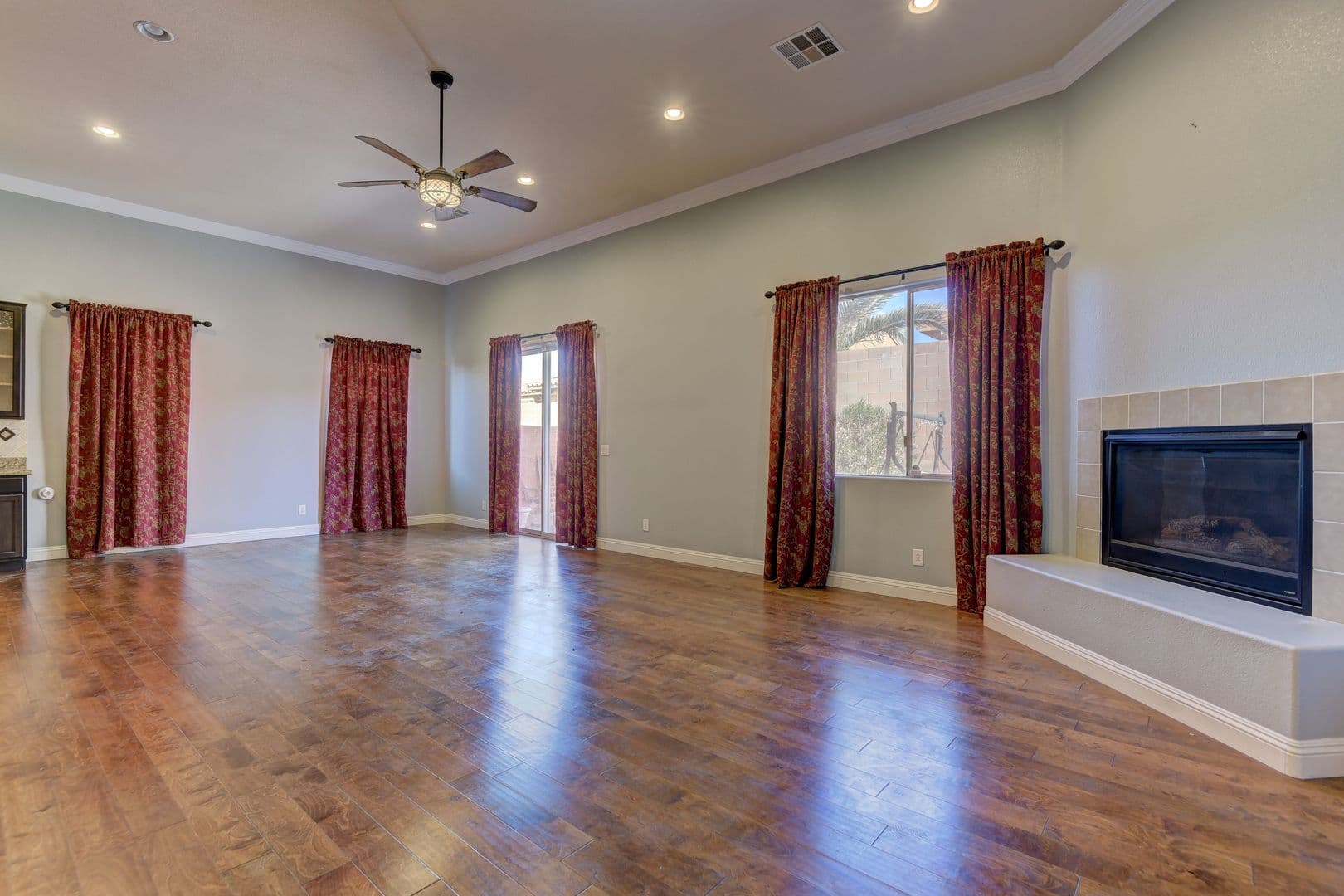 Henderson House: 972 Rue Grand Paradis Lane