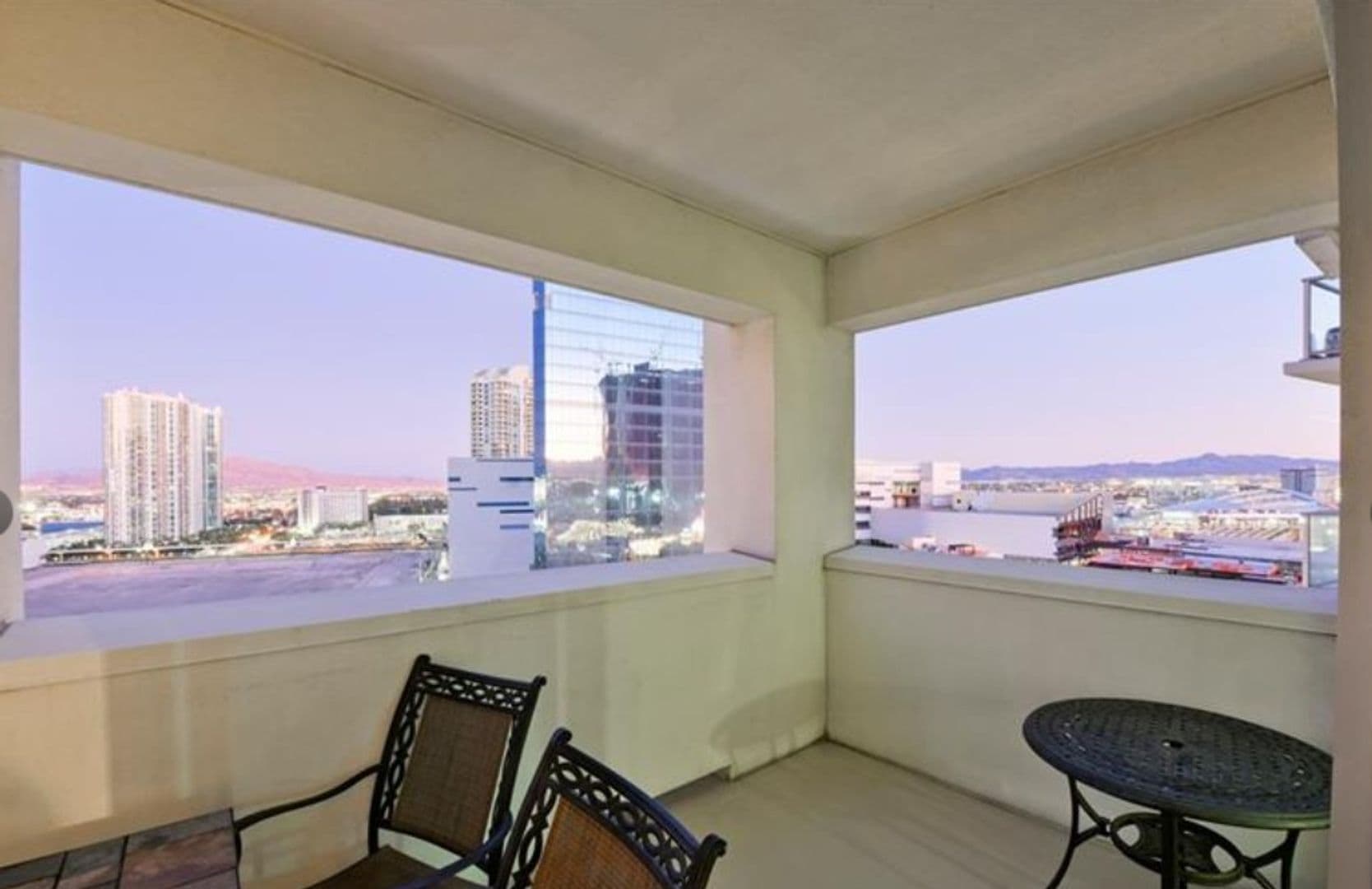 Las Vegas Apartment: 2700 Las Vegas Blvd #1607