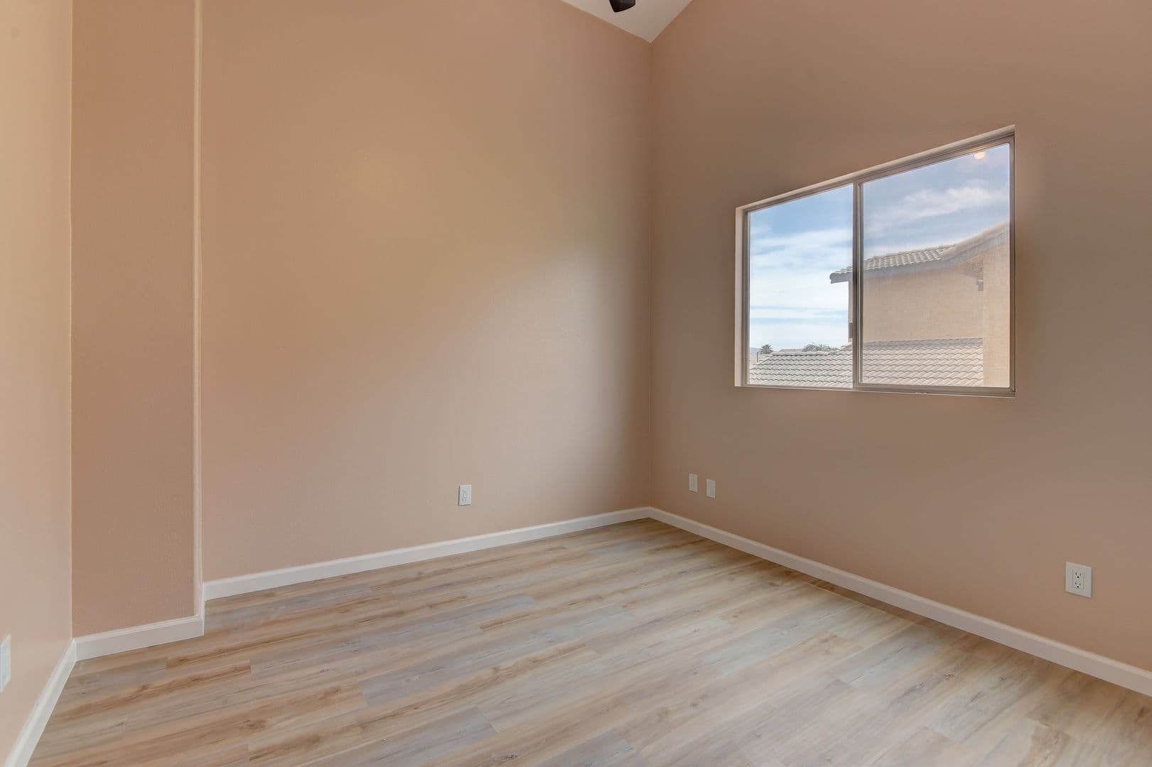 Las Vegas House: 5862 Bluthe Bridge Ave