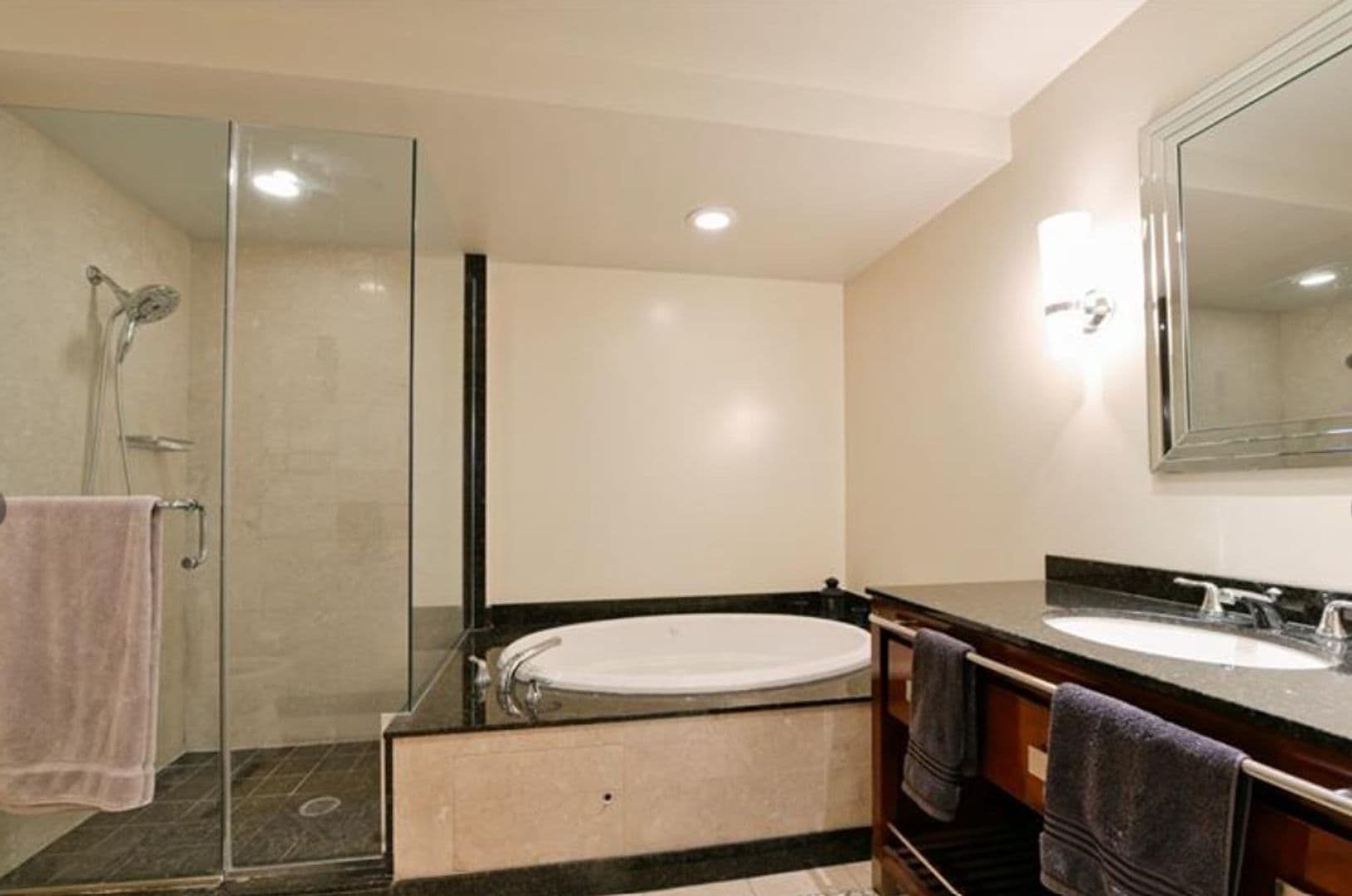 Las Vegas Apartment: 2700 Las Vegas Blvd #1607
