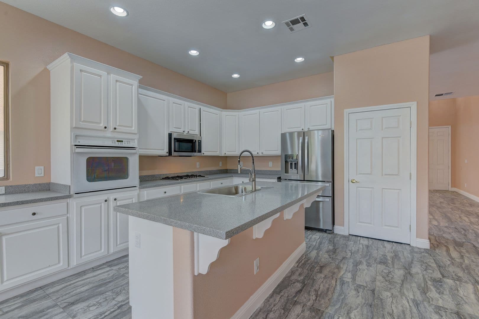 Las Vegas House: 5862 Bluthe Bridge Ave