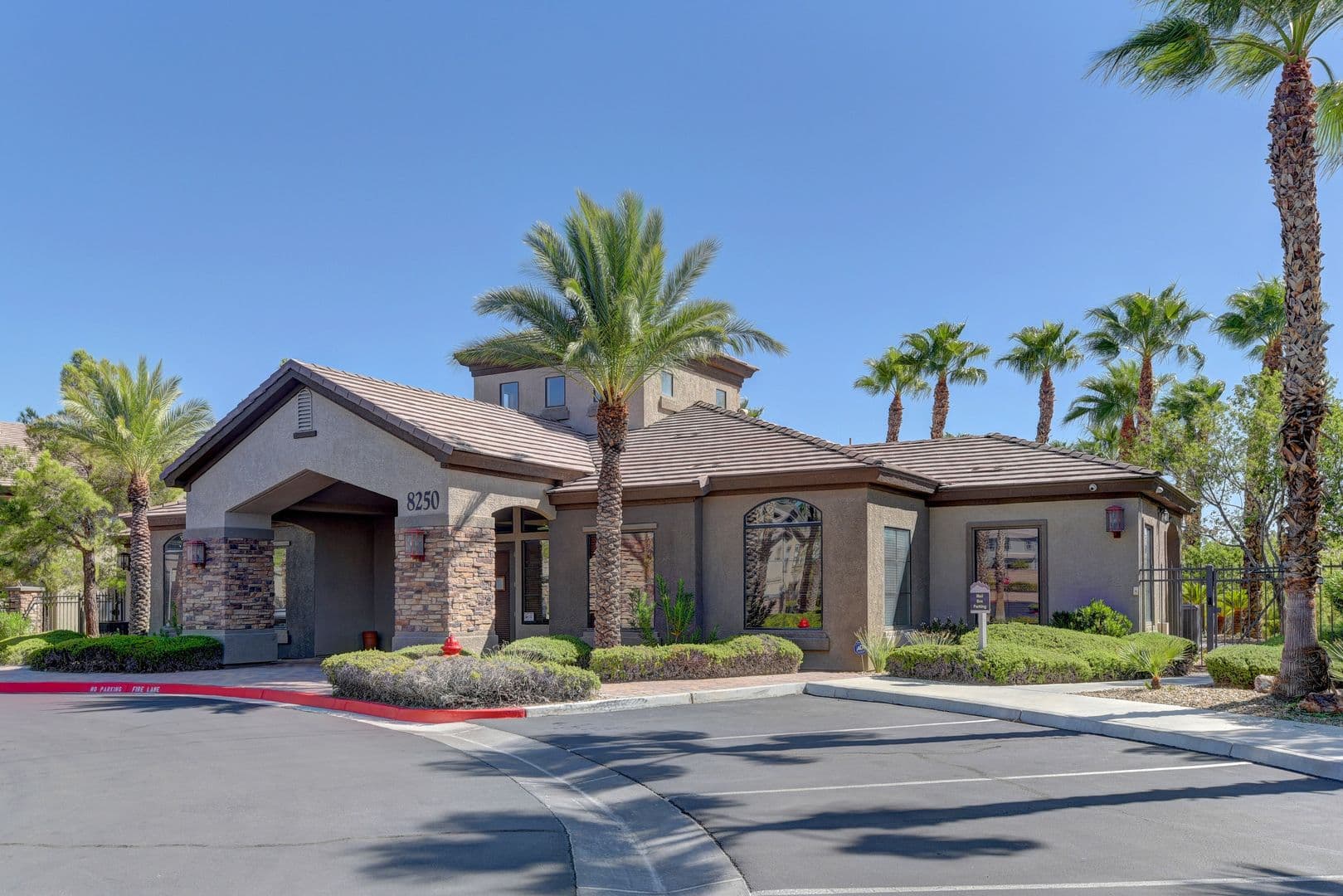 Las Vegas House: 8250 N Grand Canyon Dr #2026