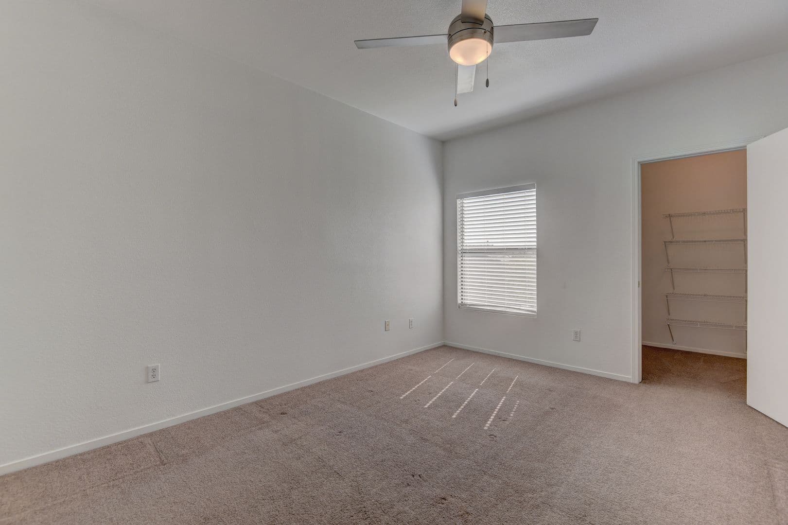 Las Vegas House: 8250 N Grand Canyon Dr #2026