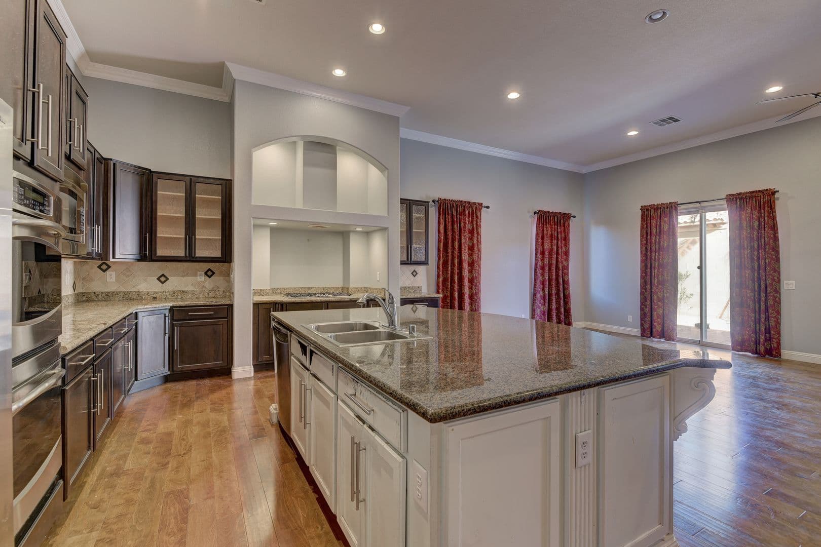Henderson House: 972 Rue Grand Paradis Lane