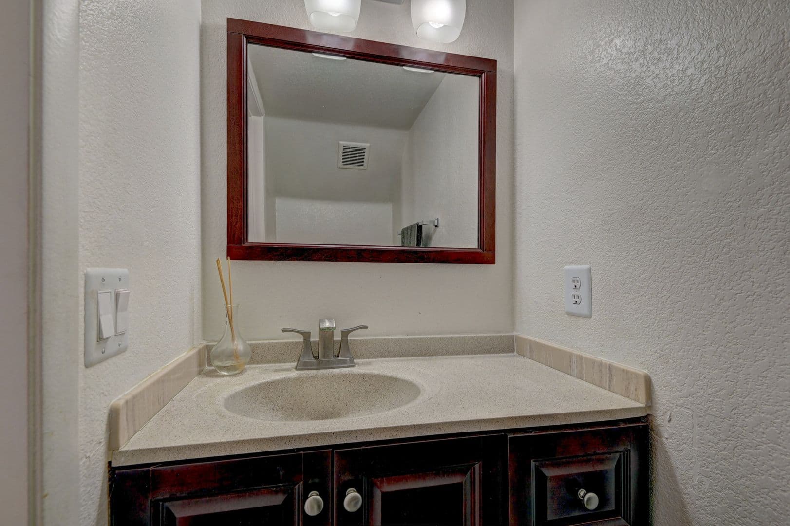 Las Vegas Townhome: 5450 Morris St #1220