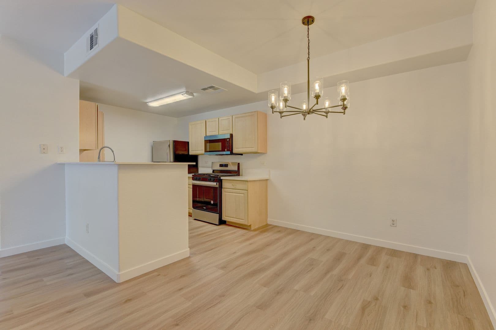 Las Vegas House: 8250 N Grand Canyon Dr #2026