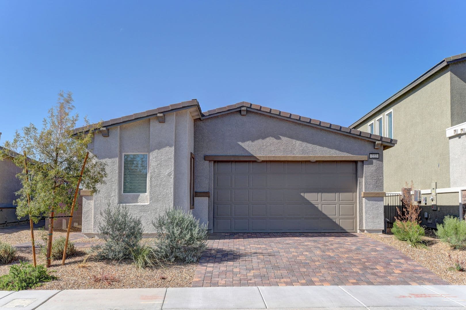 Henderson House: 222 Palisade Falls Ave