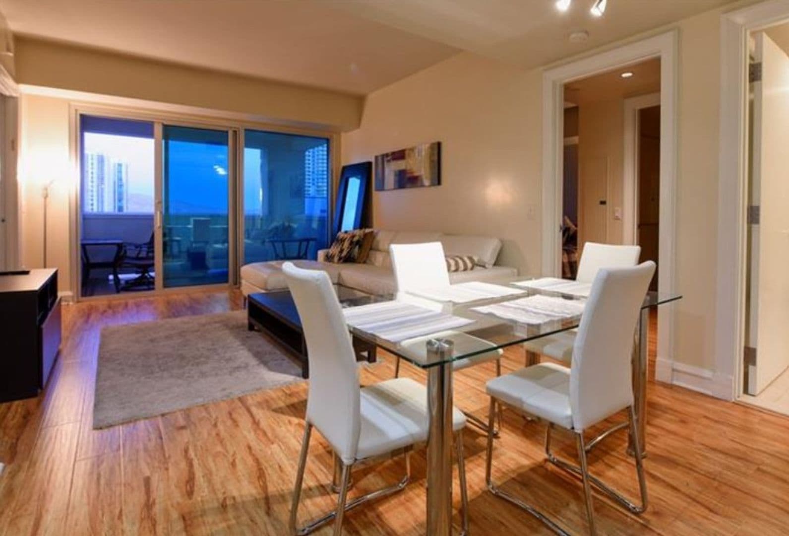 Las Vegas Apartment: 2700 Las Vegas Blvd #1607
