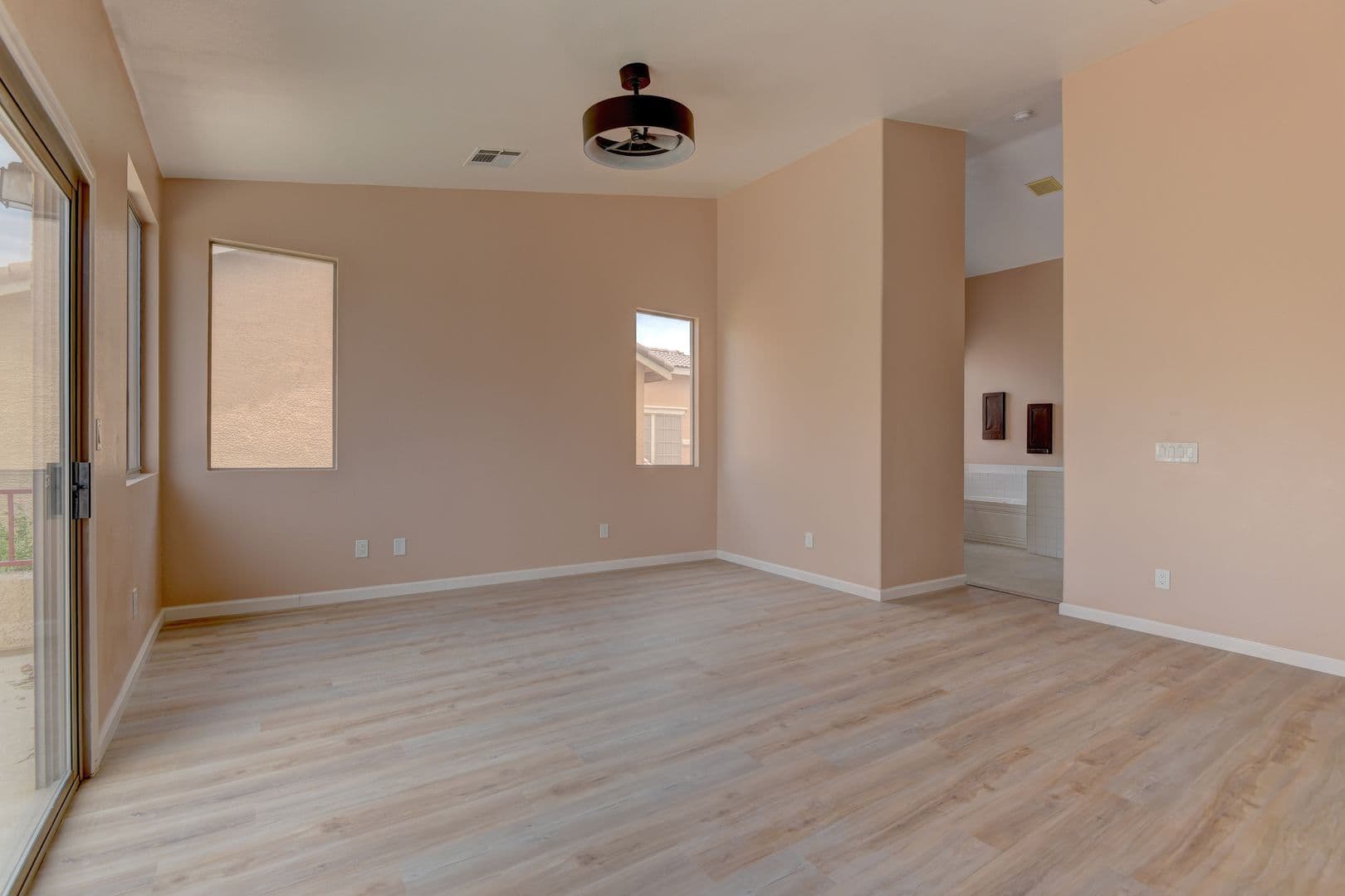Las Vegas House: 5862 Bluthe Bridge Ave
