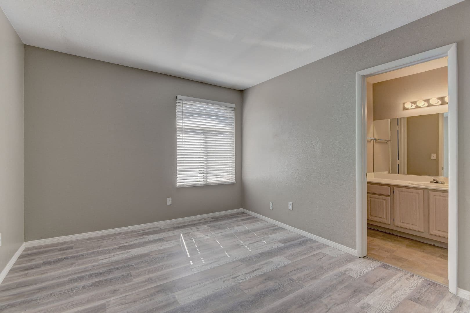 Las Vegas House: 3950 S Sandhill Rd #121